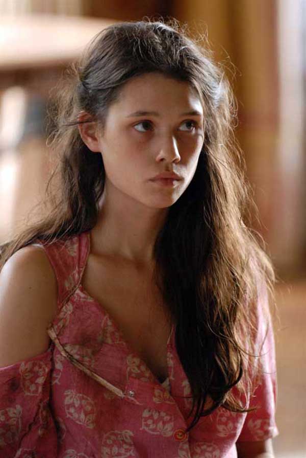 阿斯特丽德·伯格斯·弗瑞斯贝/Astrid Berges-Frisbey-5-27